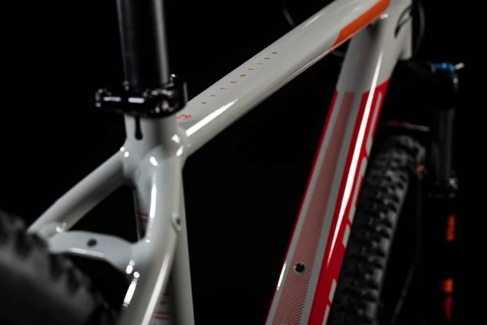 Bikes Cube Attention 29 Hardtail Mountain Bike Grey N Red MD/17" (2018) 2 Bikes Cube Attention 29 Hardtail Mountain Bike Grey N Red MD/17" (2018)