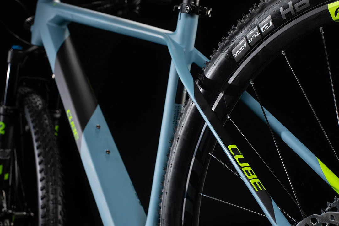 Cube Reaction C:62 SL 29 Carbon Mountain Bike Grey Blue/Green MD/17” (2020) 5 Cube Reaction C:62 SL 29 Carbon Mountain Bike Grey Blue/Green MD/17” (2020)
