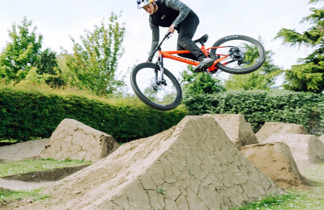 Bikes Marin San Quentin 1 Dirt Jump/Trail Bike Gloss Teal/Pink/Black (2022) 3 Bikes Marin San Quentin 1 Dirt Jump/Trail Bike Gloss Teal/Pink/Black (2022)