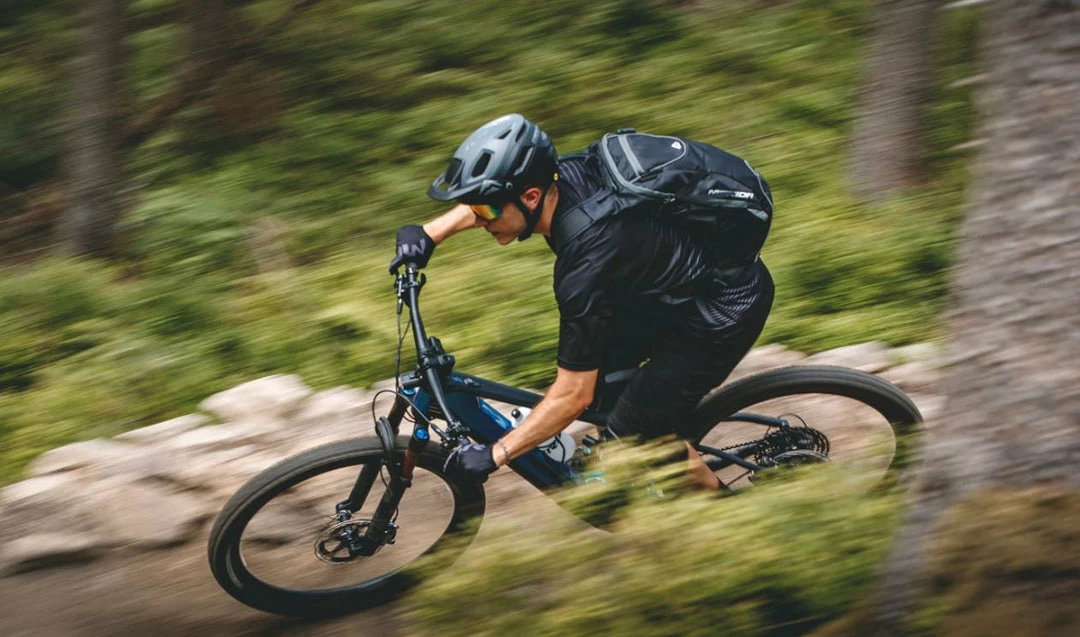 Merida E-One Sixty 10k Electric Mountain Bike 630wh Battery Sparkling Blue/Black (2021) 4 Merida E-One Sixty 10k Electric Mountain Bike 630wh Battery Sparkling Blue/Black (2021)