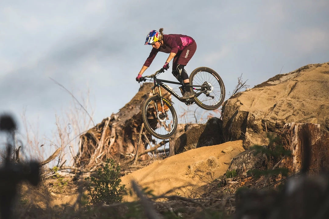 Norco Fluid FS 3 Full-Suspension Trail Bike Black/Charcoal (2021) 5 Norco Fluid FS 3 Full-Suspension Trail Bike Black/Charcoal (2021)