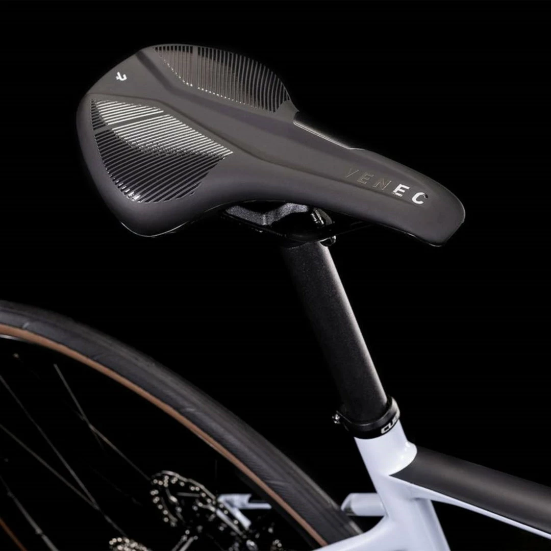 99bikes.co.nz Cube Attain GTC Race Bike Frost White 'n' Carbon (2022) 4 99bikes.co.nz Cube Attain GTC Race Bike Frost White 'n' Carbon (2022)