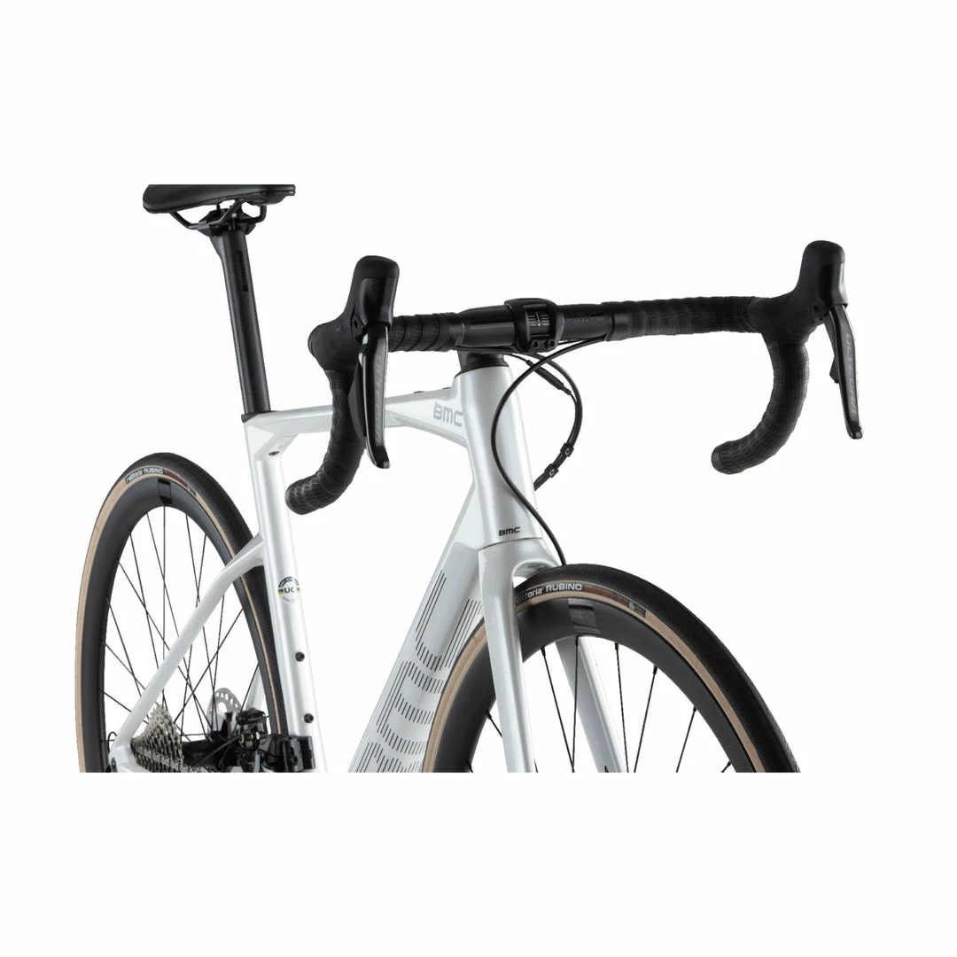 BMC Road Machine One Endurance Road Bike White/Black (2022) Bikes 3 BMC Road Machine One Endurance Road Bike White/Black (2022) Bikes