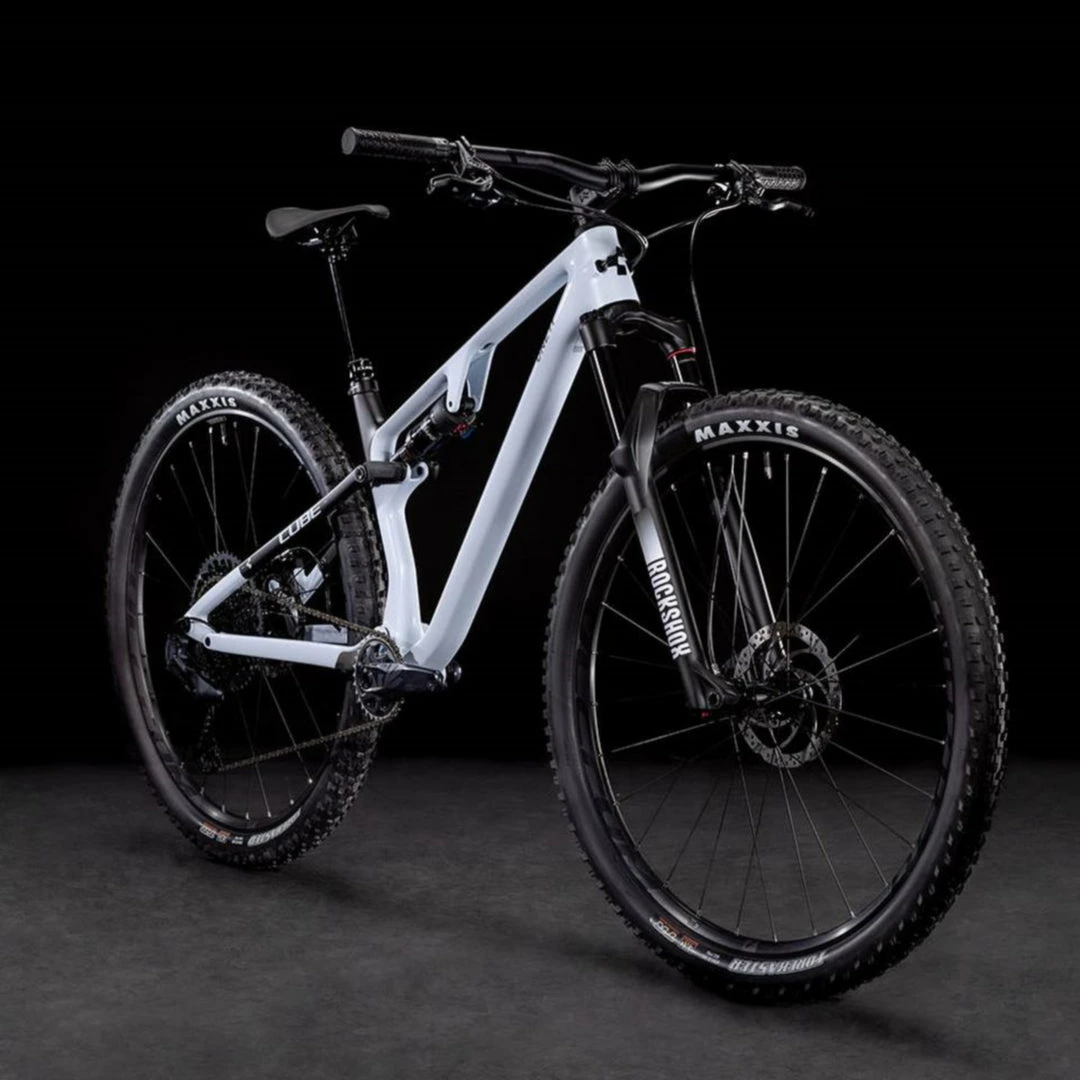 Bikes Cube AMS ONE11 C:68X Pro XC Race Bike Flash White 'n' Carbon (2022) 2 Bikes Cube AMS ONE11 C:68X Pro XC Race Bike Flash White 'n' Carbon (2022)