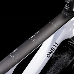 Bikes Cube AMS ONE11 C:68X Pro XC Race Bike Flash White 'n' Carbon (2022) 10 Bikes Cube AMS ONE11 C:68X Pro XC Race Bike Flash White 'n' Carbon (2022)