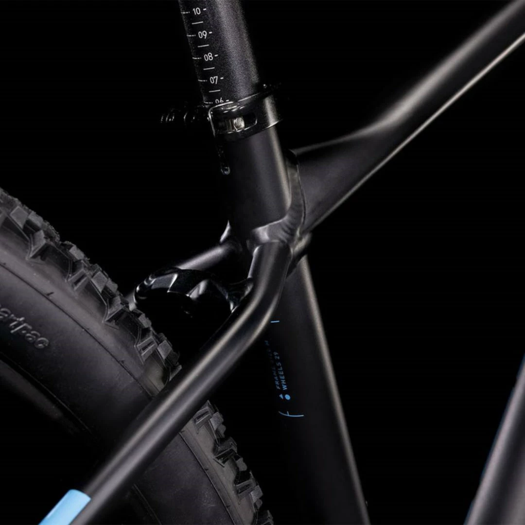 Cube Aim Hardtail Mountain Bike Black 'n' Blue (2022) 4 Cube Aim Hardtail Mountain Bike Black 'n' Blue (2022)