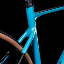Cube Attain GTC SL Road Race Bike Teal Metal 'n' Carbon (2022) 11 Cube Attain GTC SL Road Race Bike Teal Metal 'n' Carbon (2022)