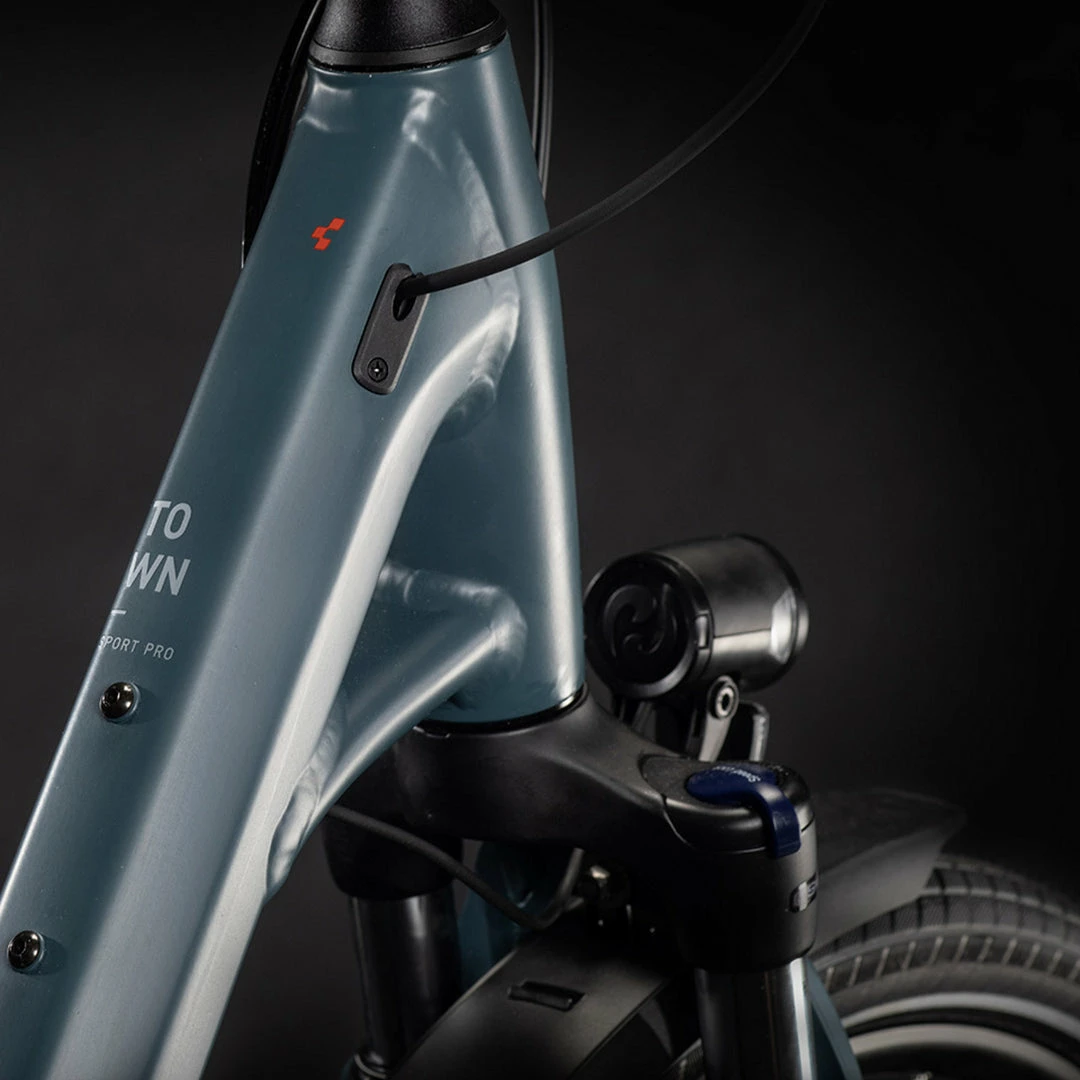 Bikes Cube Town Sport Hybrid Pro Easy Entry Electric Bike 500wh Battery Blue 'n' Red (2021) 4 Bikes Cube Town Sport Hybrid Pro Easy Entry Electric Bike 500wh Battery Blue 'n' Red (2021)