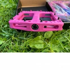 Deity Deftrap Pedals - Pink Parts & Maintenance