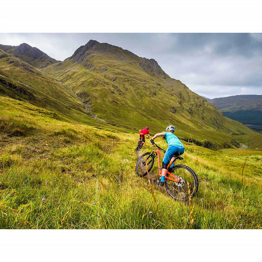 Endura Women's SingleTrack Short Sleeve Jersey Cocoa 6 Endura Women's SingleTrack Short Sleeve Jersey Cocoa