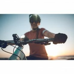 Bike Essentials Lezyne Front Light Macro Drive 1300XXL