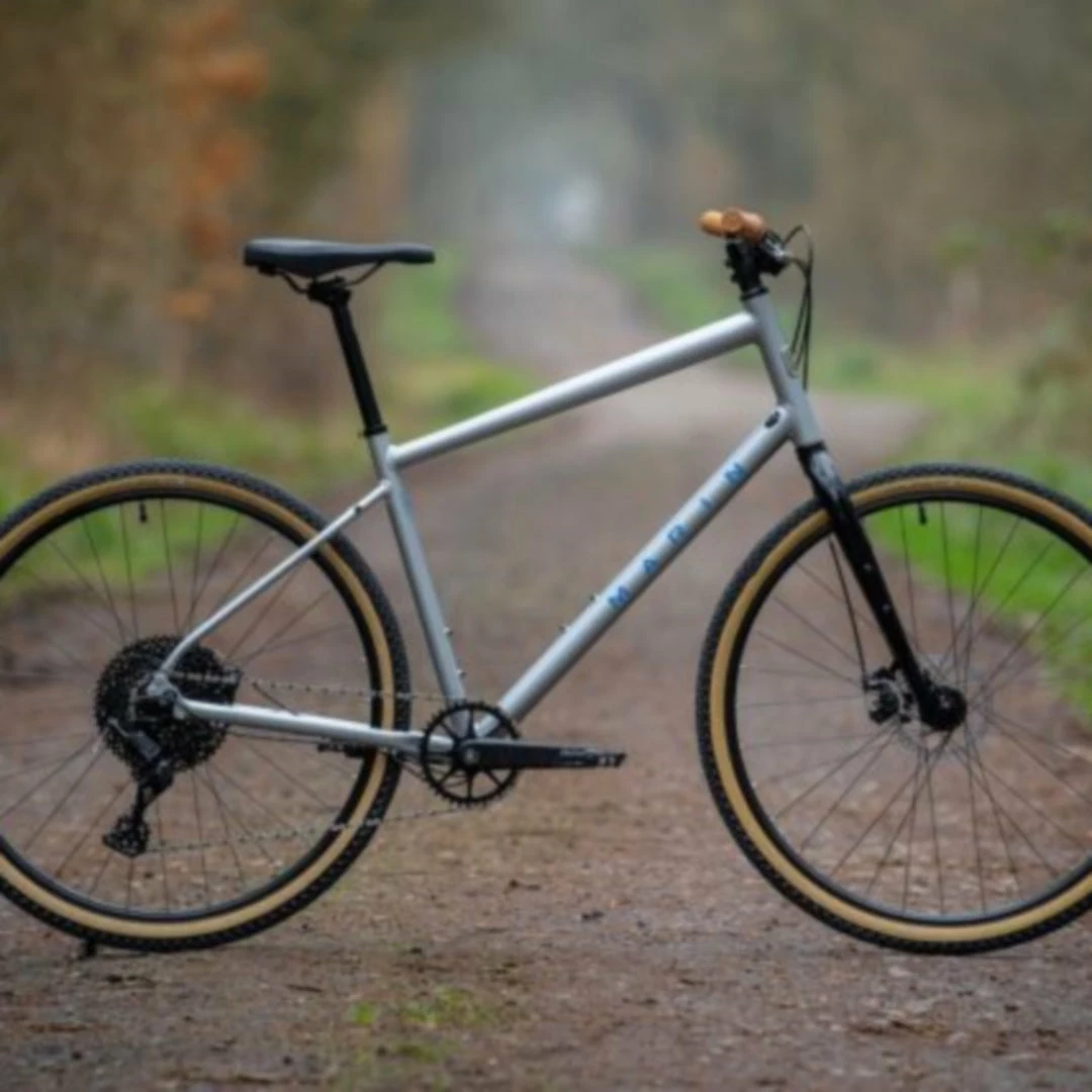 Bikes Marin Kentfield 2 Hybrid Bike Blue/Chrome (2022) 4 Bikes Marin Kentfield 2 Hybrid Bike Blue/Chrome (2022)