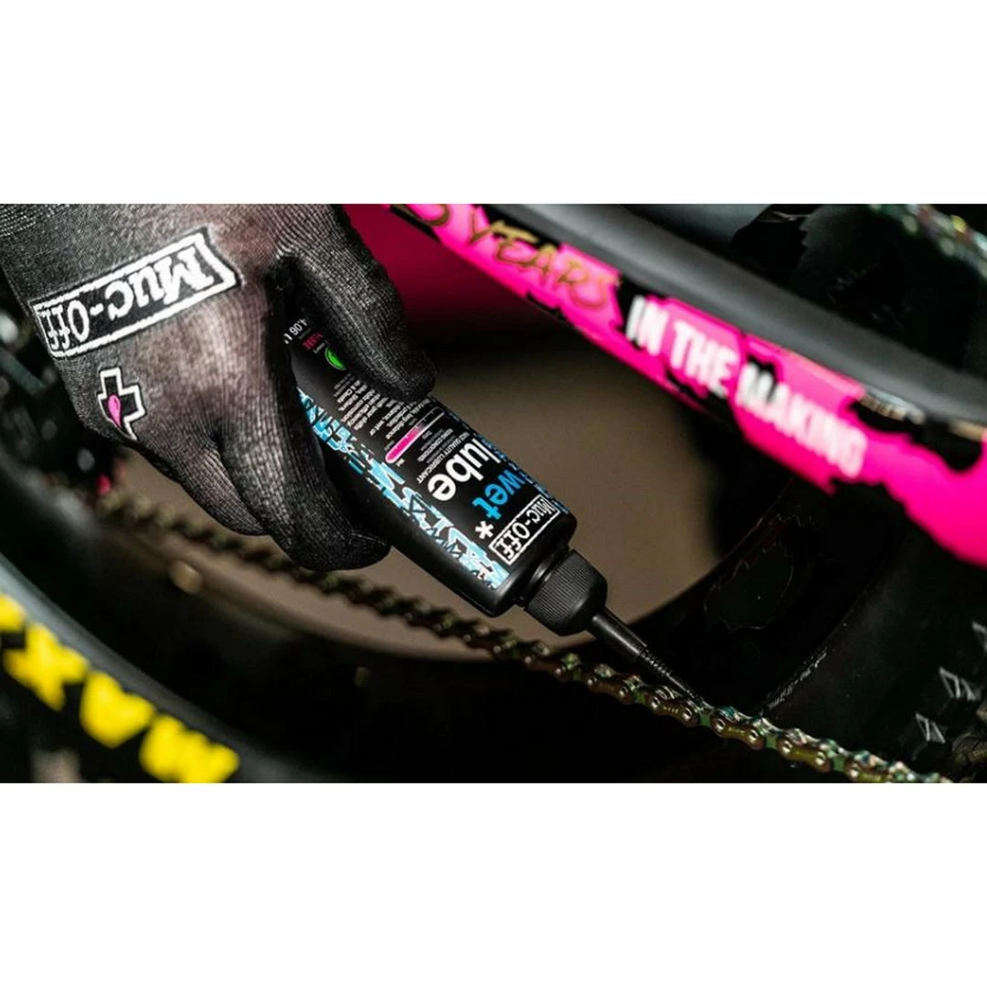 Muc-Off Clean, Protect And Wet Lube Kit 4 Muc-Off Clean, Protect And Wet Lube Kit
