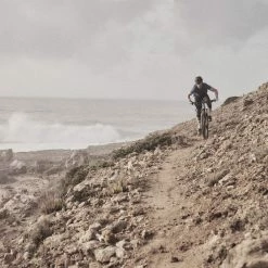 POC Axion Spin Helmet Uranium Black 10 POC Axion Spin Helmet Uranium Black