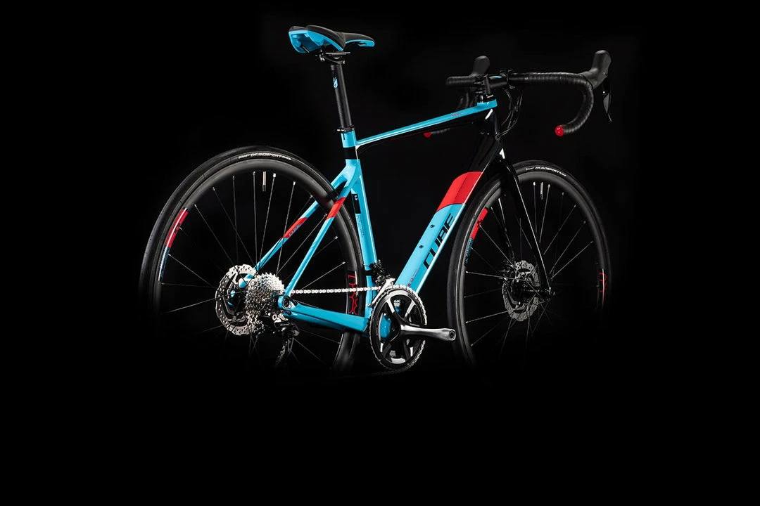 Bikes Cube Axial WS GTC Pro Road Bike Light Blue'n'Red (2020) 2 Bikes Cube Axial WS GTC Pro Road Bike Light Blue'n'Red (2020)