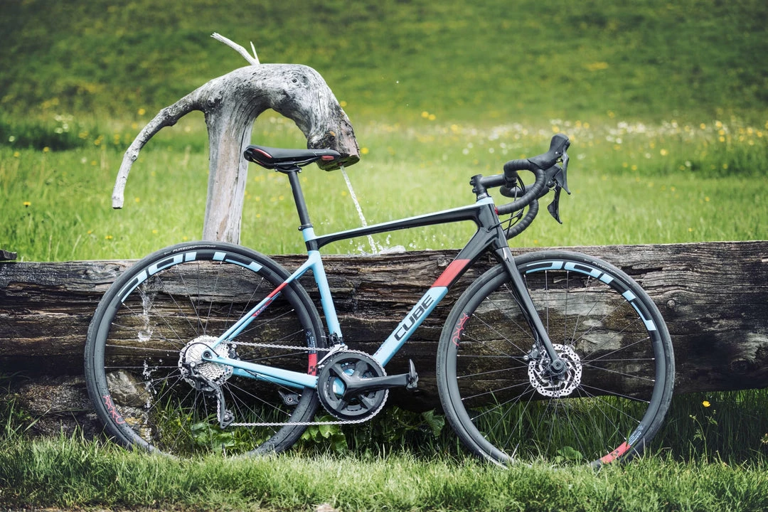 Bikes Cube Axial WS GTC Pro Road Bike Light Blue'n'Red (2020) 6 Bikes Cube Axial WS GTC Pro Road Bike Light Blue'n'Red (2020)