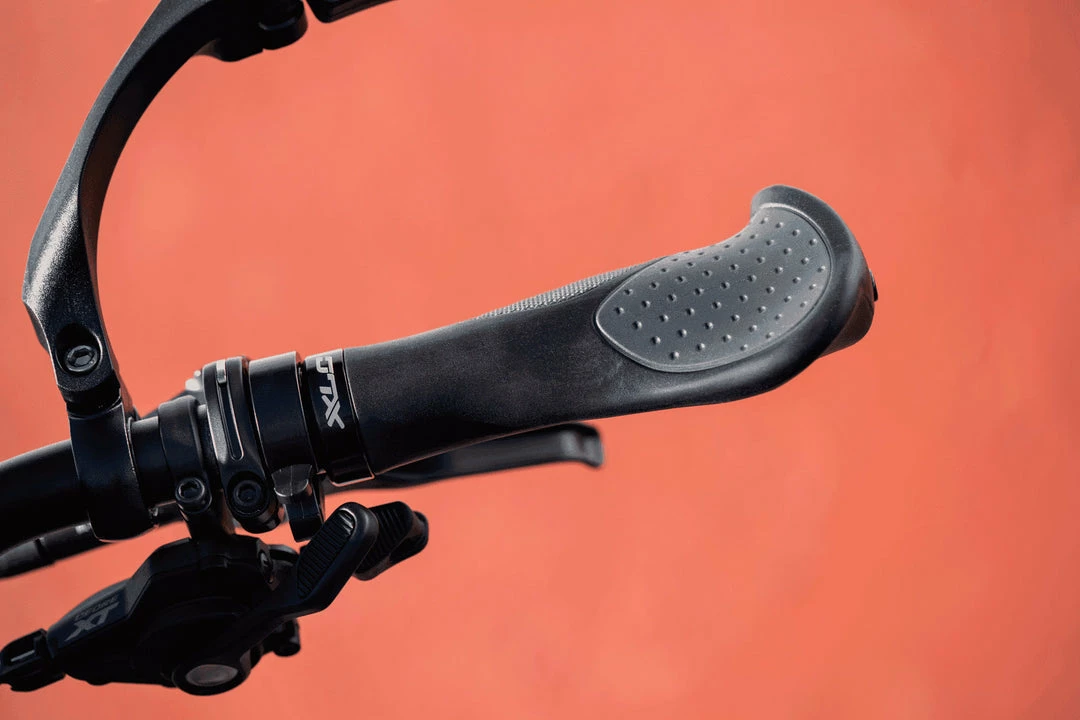 XLC GR-S22 Ergo Lock-On Grips Twist-Shift Grey/Black 3 XLC GR-S22 Ergo Lock-On Grips Twist-Shift Grey/Black