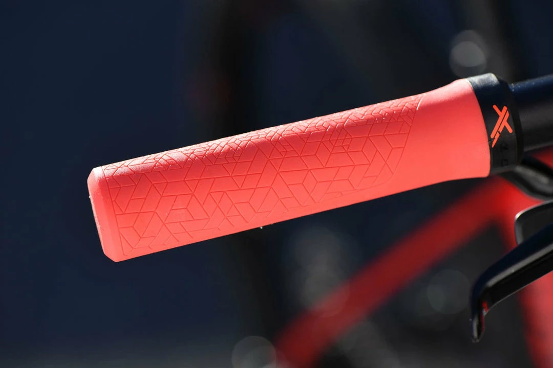 XLC GR-G26 Lock-On Grips Teal 3 XLC GR-G26 Lock-On Grips Teal